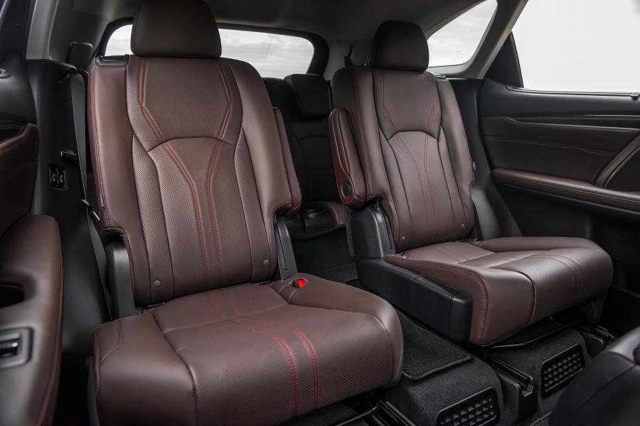 Интерьер Lexus RX450hL 2019 года  (NA) (фото 26 из 40)